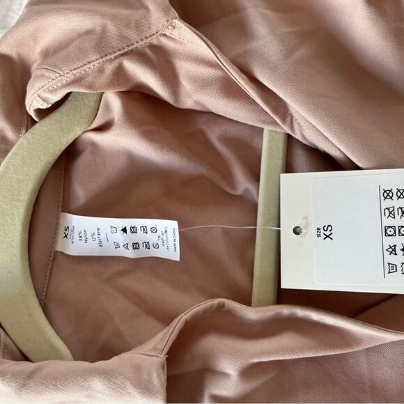 HALARA Collared Twist Golf Tee - Picture 5 of 5